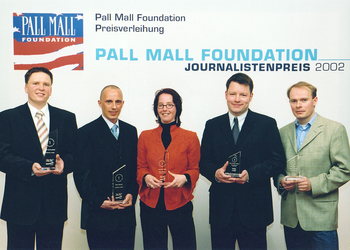 Jolf Schneider, Dirk Meyer, Daniela Kahls, Marc-Stefan Andres und Holger Matthies, Preisträger des Pall Mall Foundation Journalistenpreises 2002